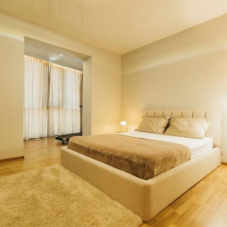 Atlant Luxury Big Family Apart On Golovna З Двома Окремими Спальнями Навпроти Тц Депот Безконтактне Заселення チェルニウツィー エクステリア 写真