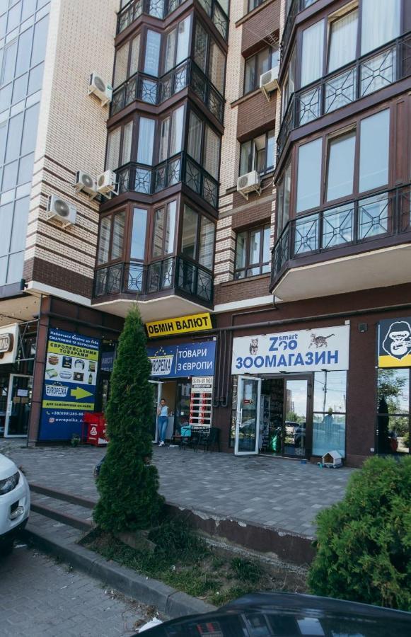 Atlant Luxury Big Family Apart On Golovna З Двома Окремими Спальнями Навпроти Тц Депот Безконтактне Заселення チェルニウツィー エクステリア 写真